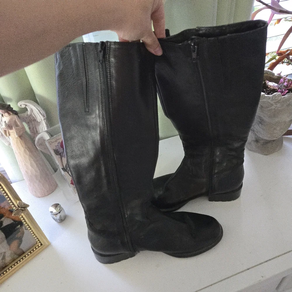 Women's Riding Boots - Picture 4 of 5